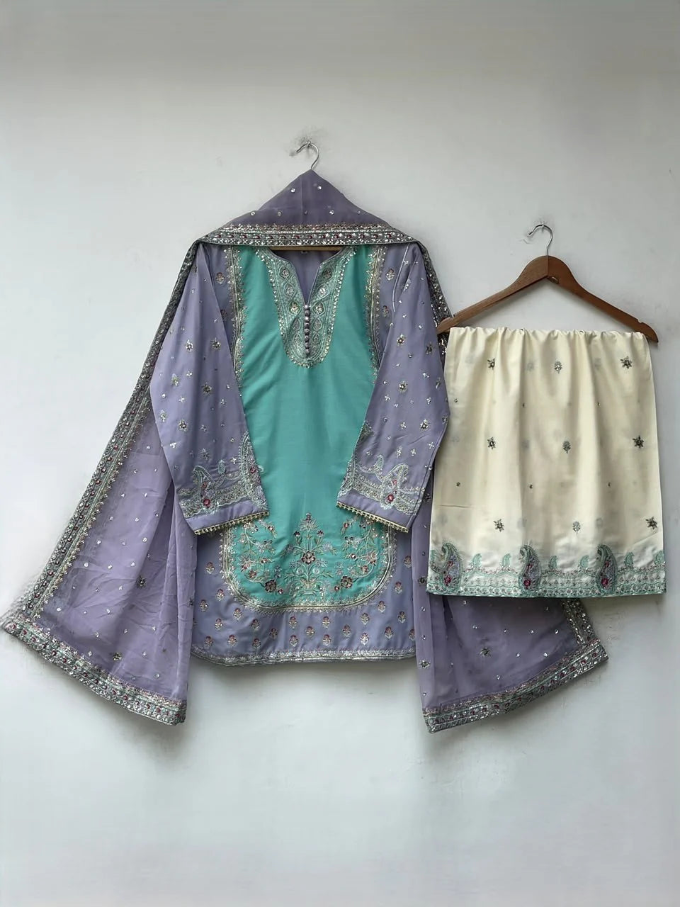 STITCHED LAWN FORMALL Collection AZNA(LILAC PURPLE & Soft FEROZI)