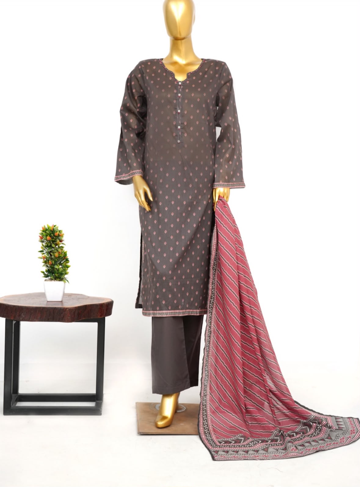 Mocha Rose – Stitched 3 Piece Suit