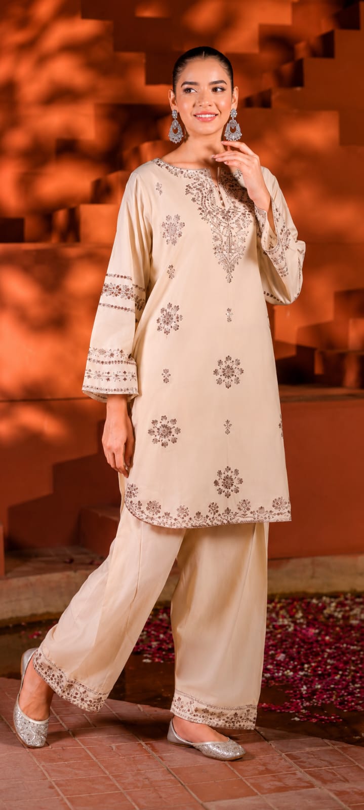 Mah-e-Noor | Premium Embroidered Co-Ord Set