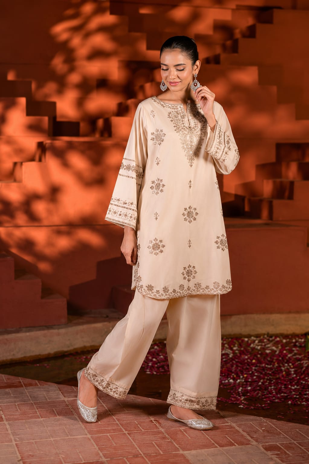 Mah-e-Noor | Premium Embroidered Co-Ord Set