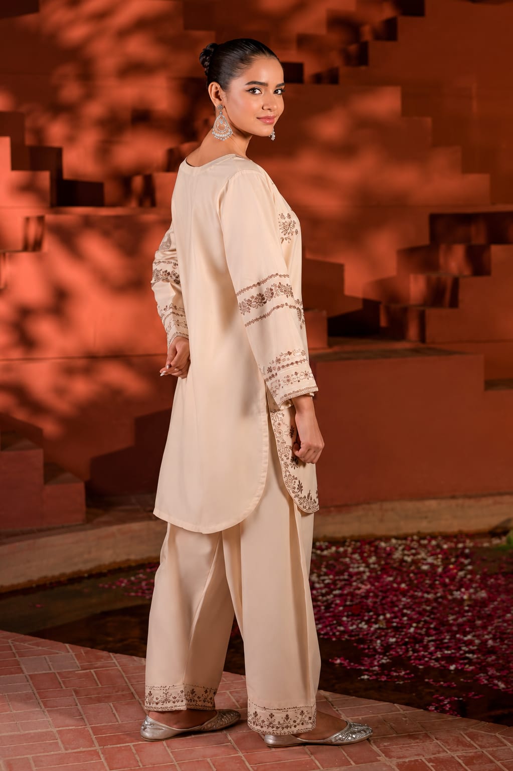 Mah-e-Noor | Premium Embroidered Co-Ord Set